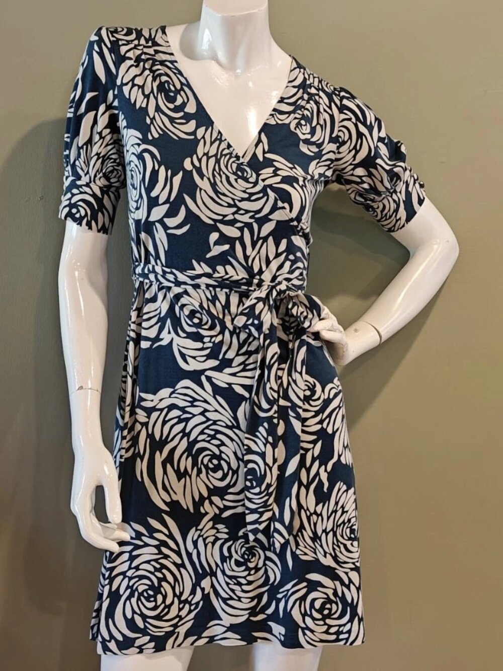 A ladies' Panama Raymundo brand XS size dress